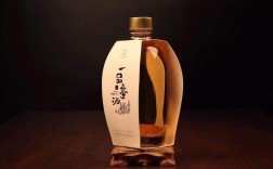 红酒倒酒时最正确的方法，红酒的正确倒酒方式